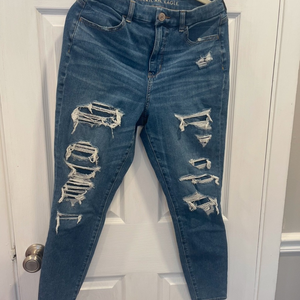 American Eagle Outfitters Women's Distressed Blue Jeans
